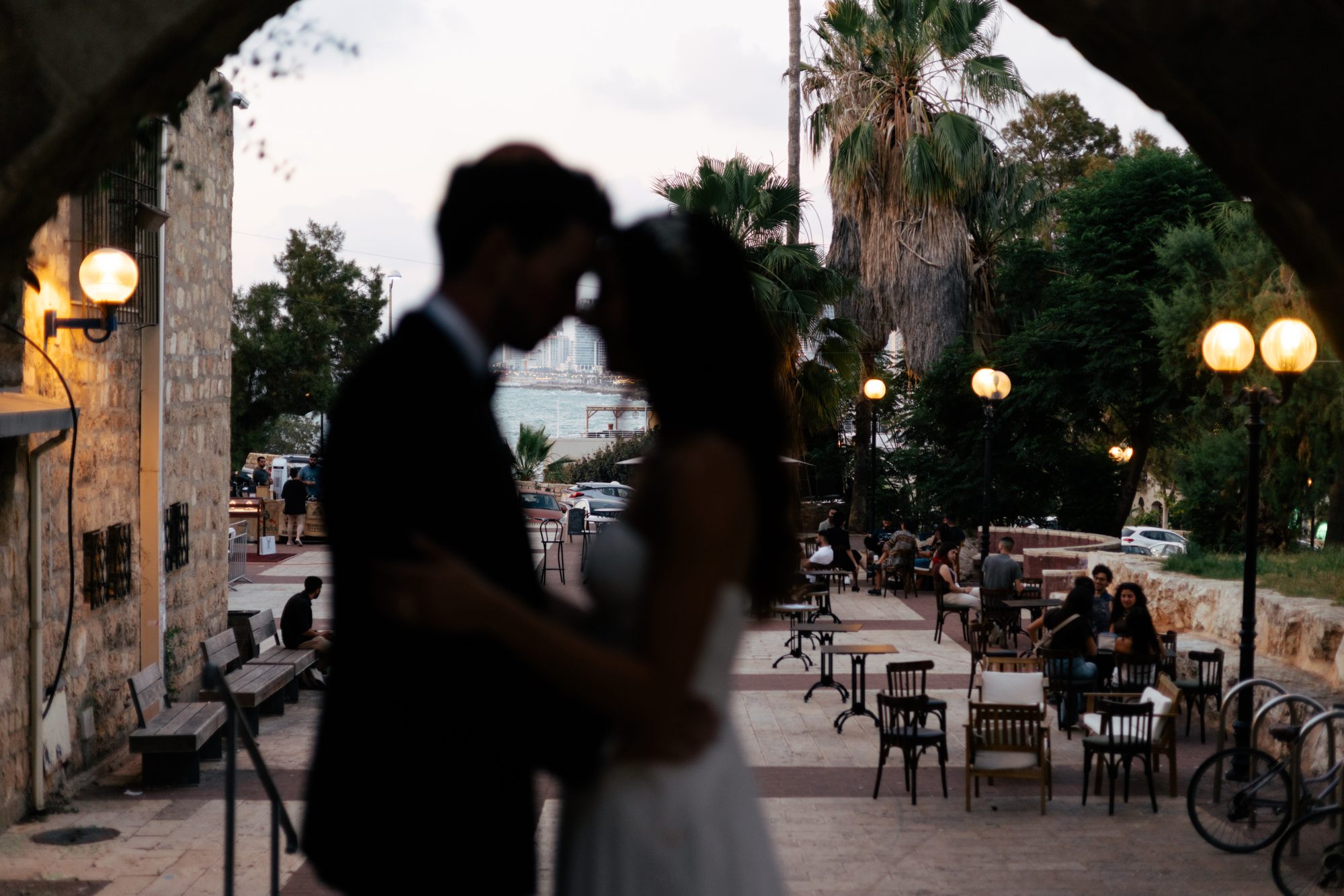 Les mariés au crépuscule — mariage en Israël